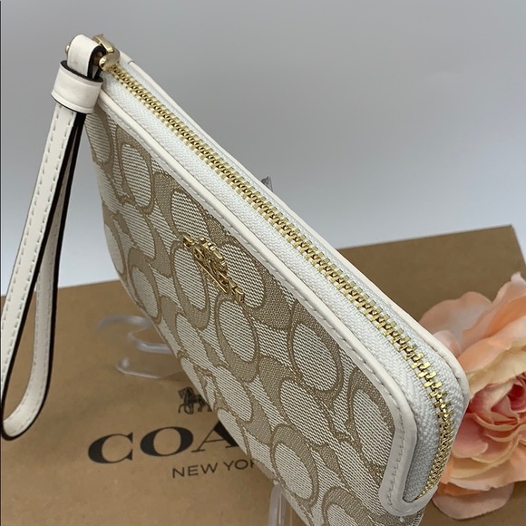 COACH Double Corner Zip Wristlet In Signature Canv - Picture 5 of 8